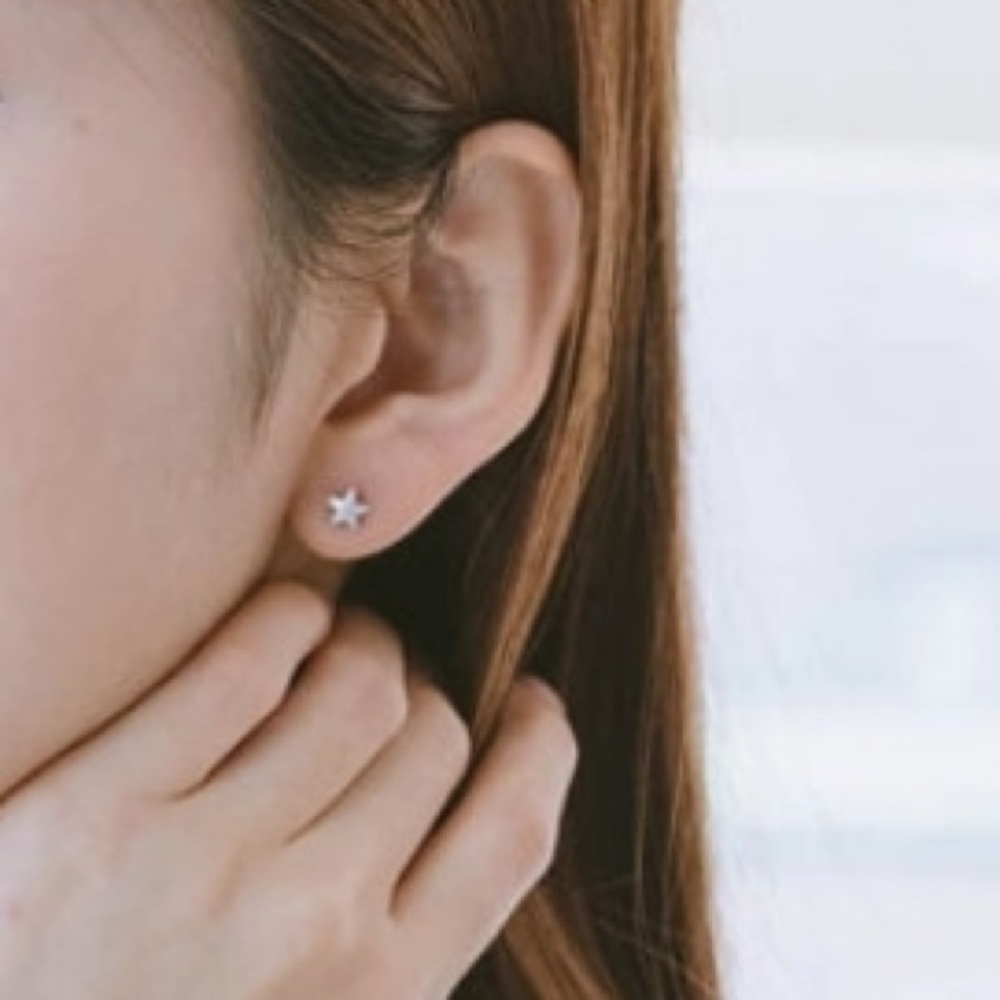 NEW!💙💎STAR⭐️MOON🌙STUDS!💎💙SILVER PLATED! CUTE! - Picture 3 of 8